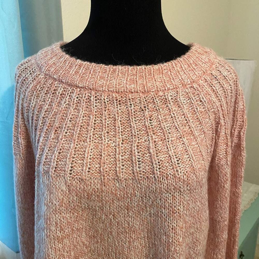 Beautiful LC pullover - Picture 2 of 6